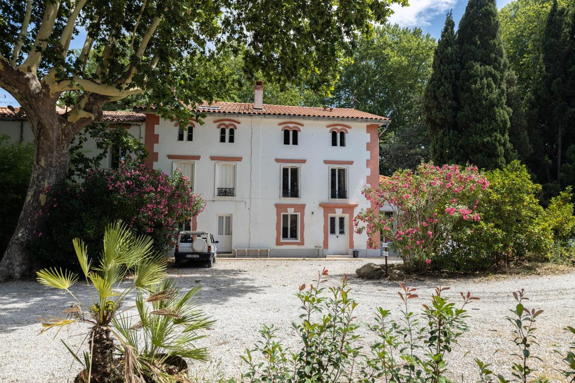 Domaine Castell De Bles Bed & Breakfast Saint-Genis-des-Fontaines Bagian luar foto