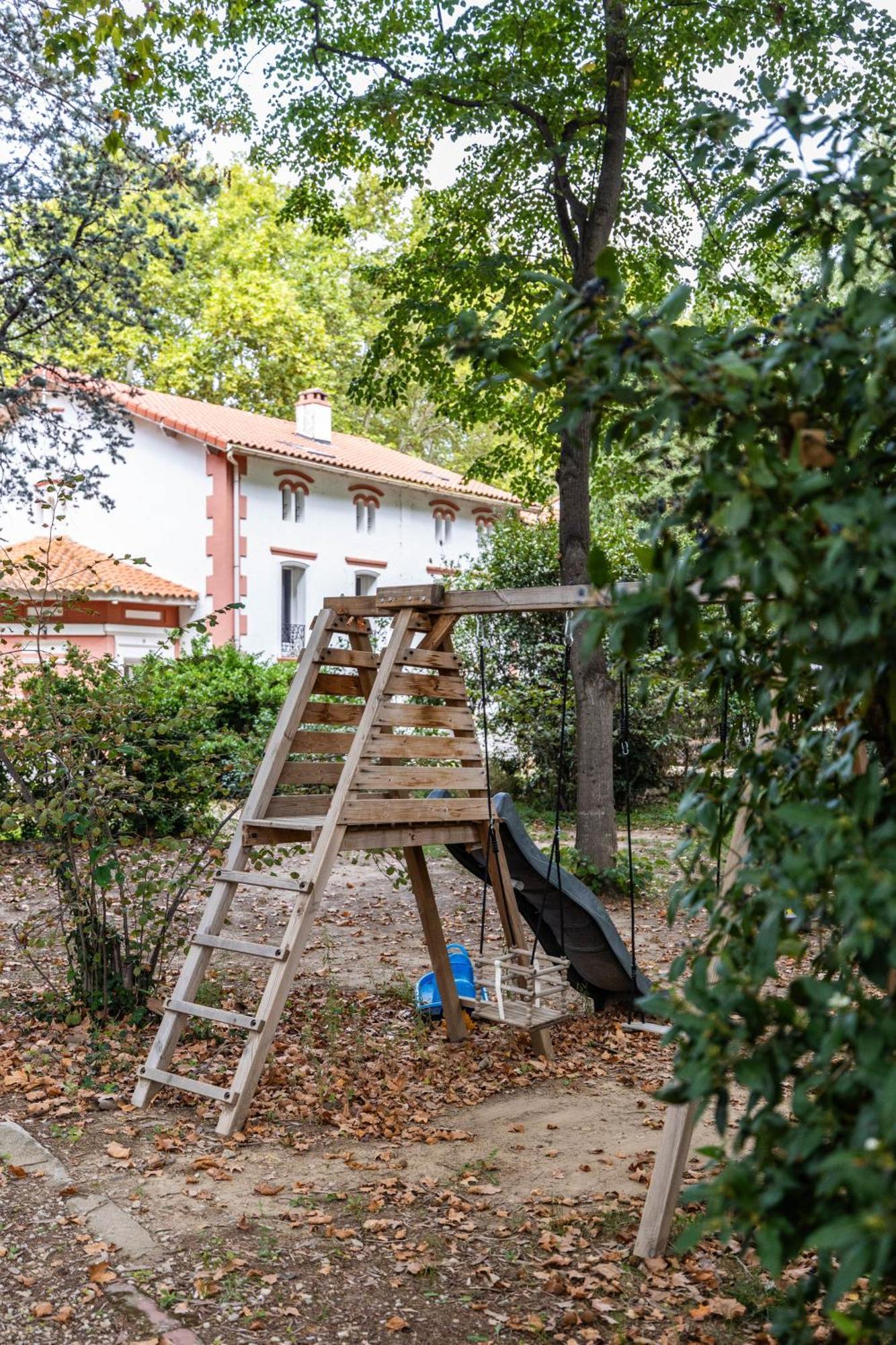 Domaine Castell De Bles Bed & Breakfast Saint-Genis-des-Fontaines Bagian luar foto